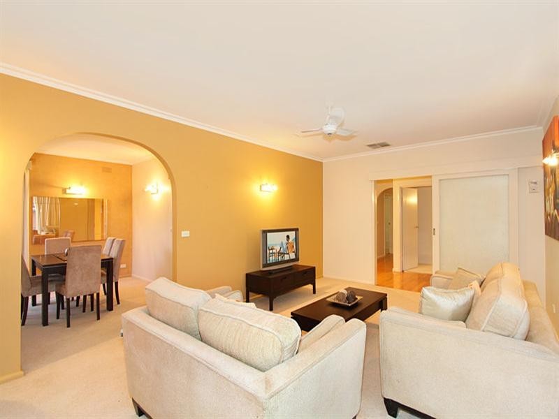 4 Nicholas Grove, Heatherton VIC 3202