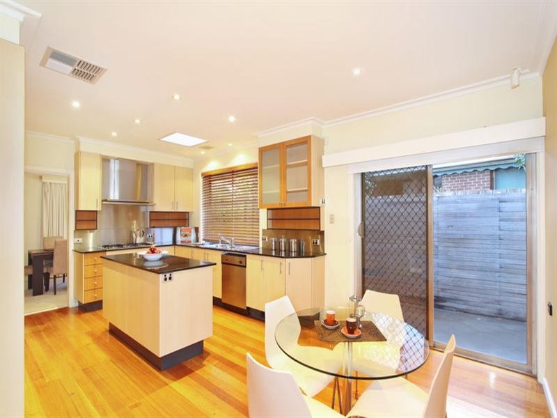 4 Nicholas Grove, Heatherton VIC 3202