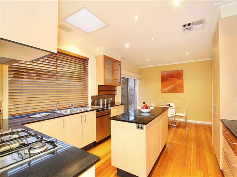 4 Nicholas Grove, Heatherton VIC 3202