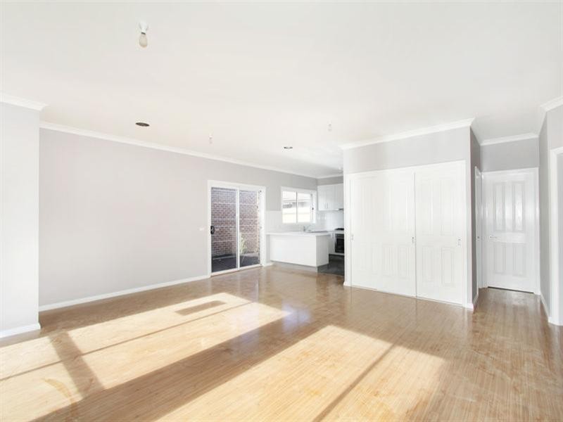 2/5 Adelaide Street, Dandenong VIC 3175