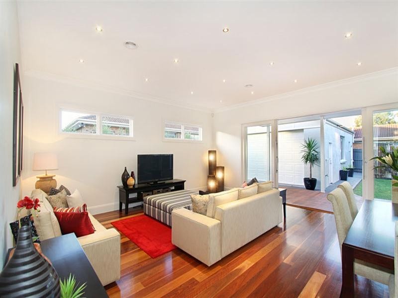 4 Darling Street, Hughesdale VIC 3166