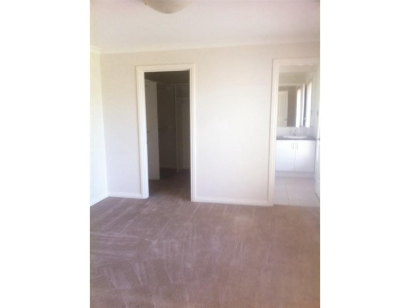 1and2/5 Alexander Avenue, Oakleigh East VIC 3166