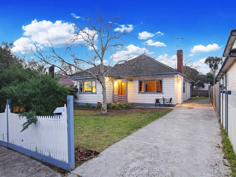 17 Bessie Street, Bentleigh East VIC 3165