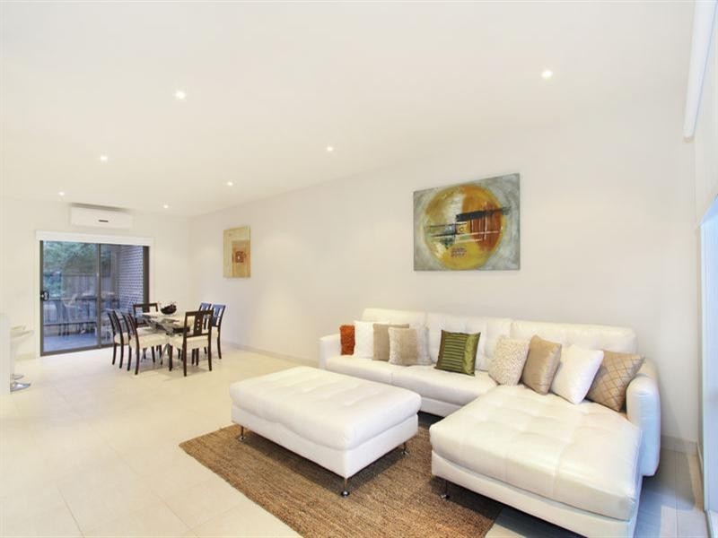 2/18 Oakleigh Street, Oakleigh VIC 3166