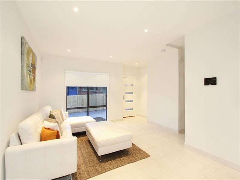 2/18 Oakleigh Street, Oakleigh VIC 3166