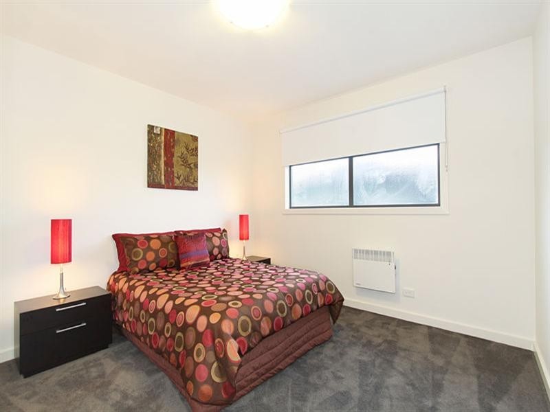 2/18 Oakleigh Street, Oakleigh VIC 3166