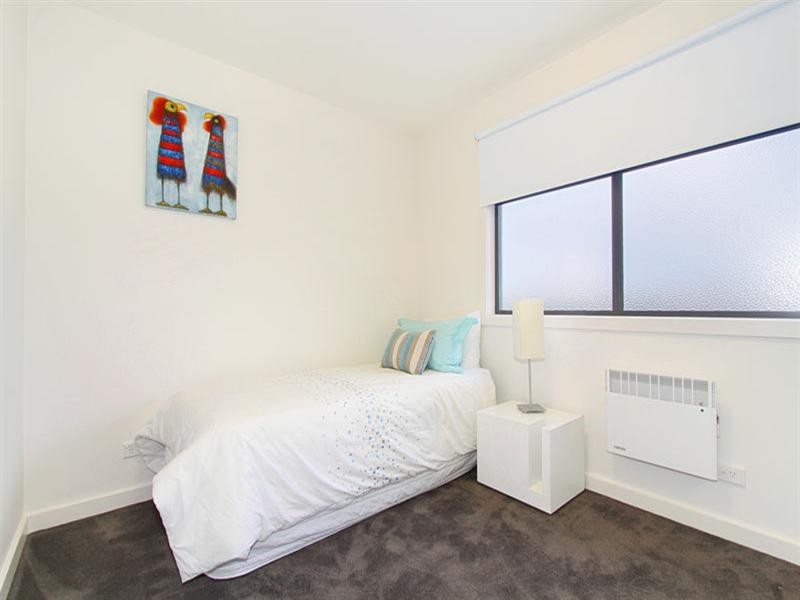 2/18 Oakleigh Street, Oakleigh VIC 3166