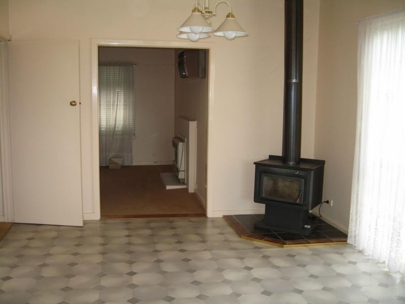 32 Cash Grove, Mount Waverley VIC 3149