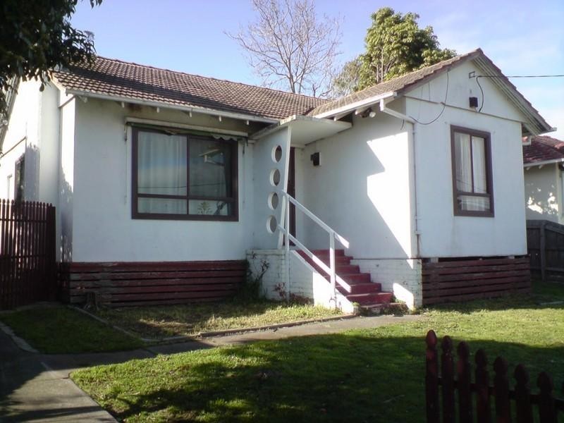 4 Attunga Street, Chadstone VIC 3148