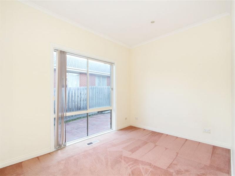 2/12 Jacana Court, Chadstone VIC 3148