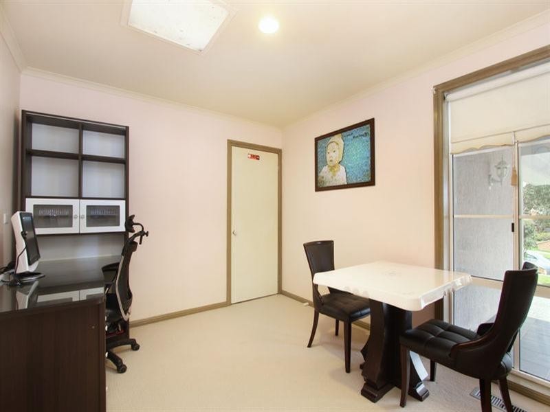 40 Blanton Drive, Mulgrave VIC 3170