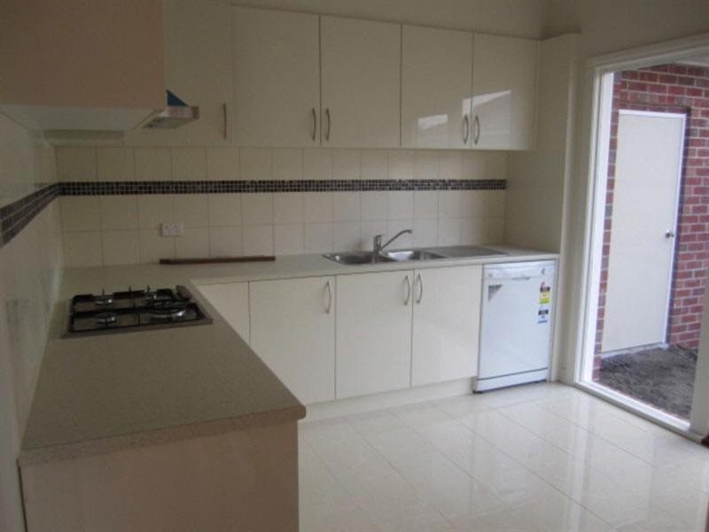2/7 Normanby Street, Hughesdale VIC 3166