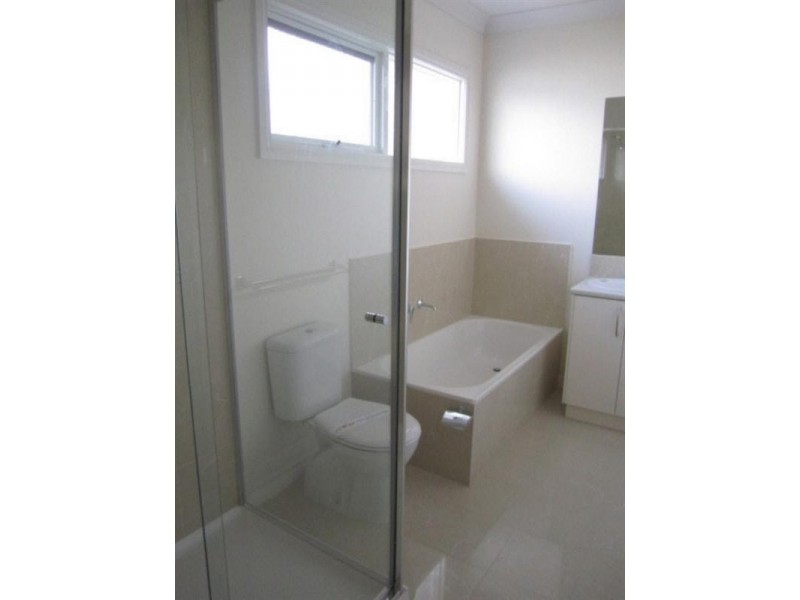 2/7 Normanby Street, Hughesdale VIC 3166