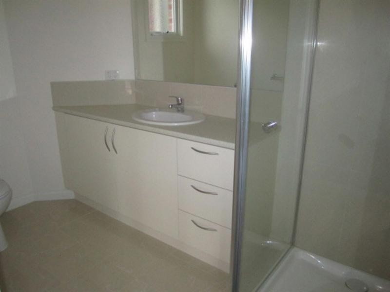 2/7 Normanby Street, Hughesdale VIC 3166