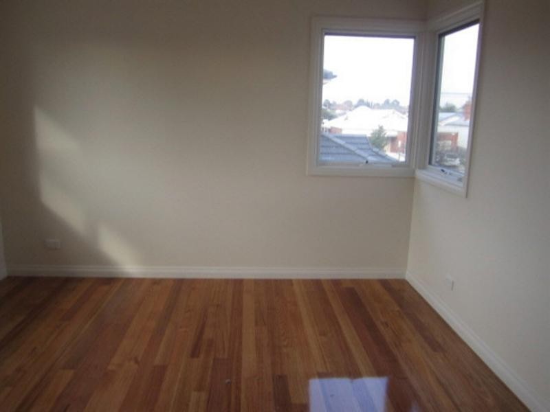2/7 Normanby Street, Hughesdale VIC 3166