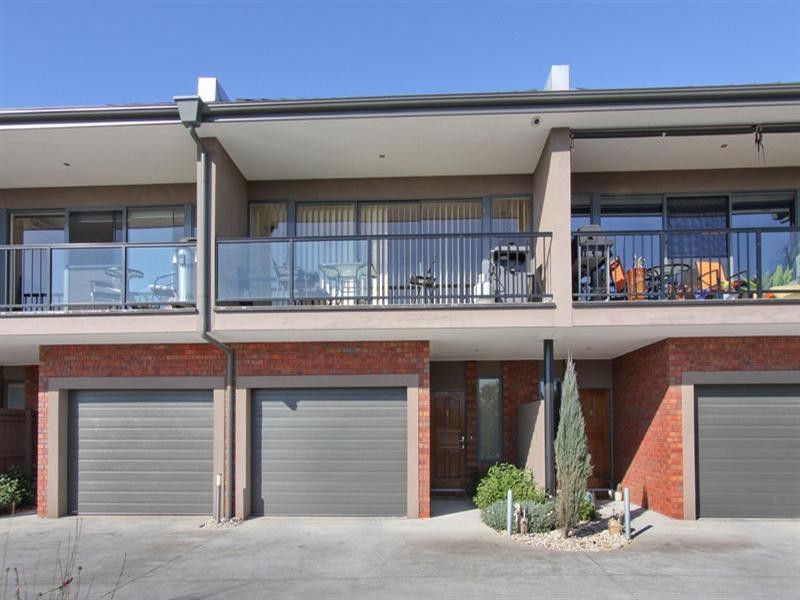7/2-4 Newton Street, Chadstone VIC 3148