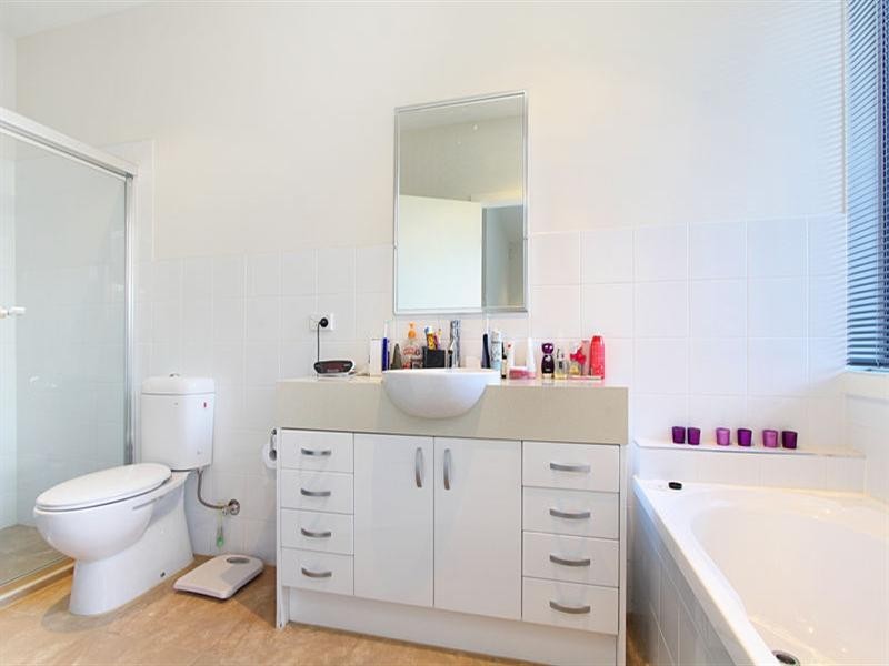 7/2-4 Newton Street, Chadstone VIC 3148