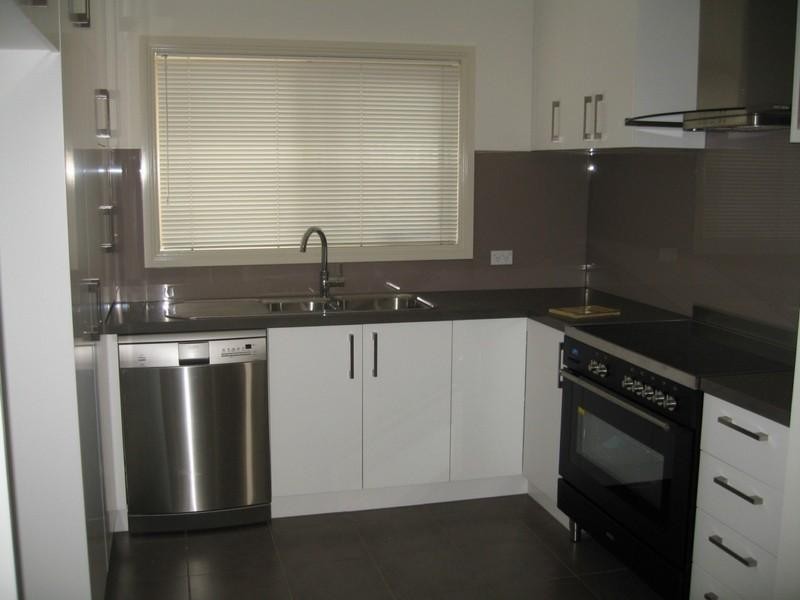 1/3 Hatherley Road, Chadstone VIC 3148