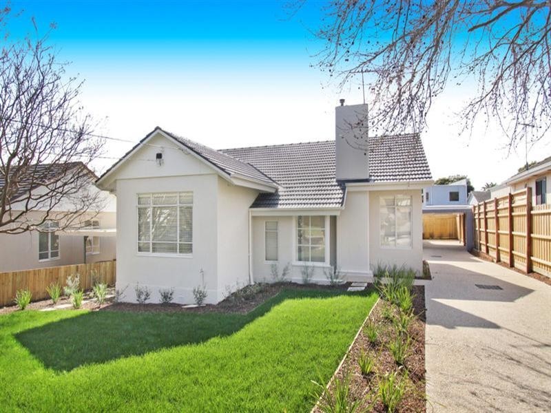 1/2 Moona Court, Chadstone VIC 3148