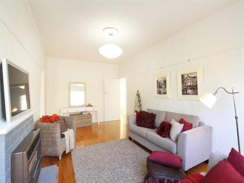 1/2 Moona Court, Chadstone VIC 3148