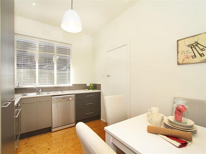 1/2 Moona Court, Chadstone VIC 3148