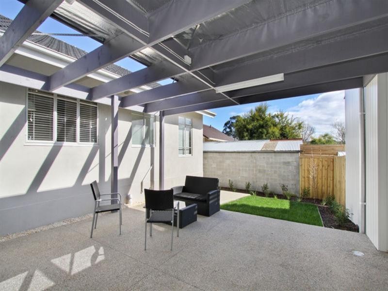 1/2 Moona Court, Chadstone VIC 3148