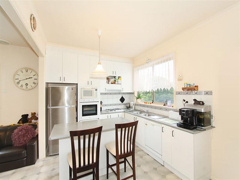 32 Cash Grove, Mount Waverley VIC 3149