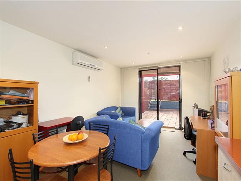 12/1554 Dandenong Road, Oakleigh VIC 3166