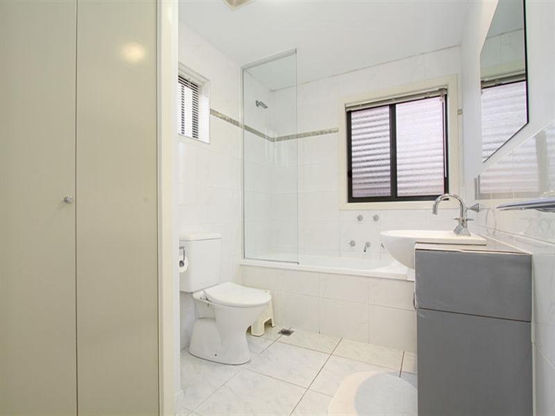 12/1554 Dandenong Road, Oakleigh VIC 3166