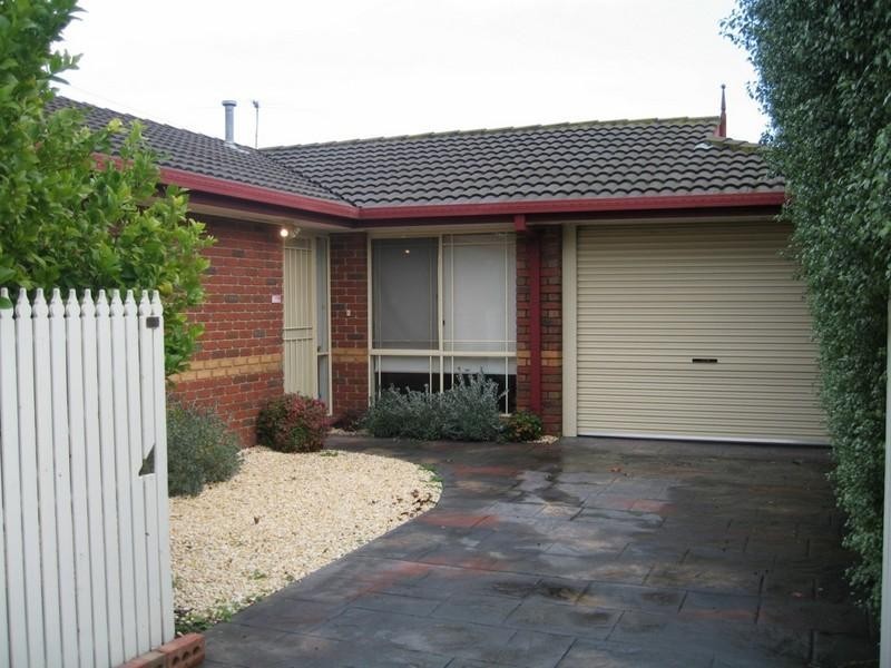 1A Sandra Grove, Bentleigh VIC 3204