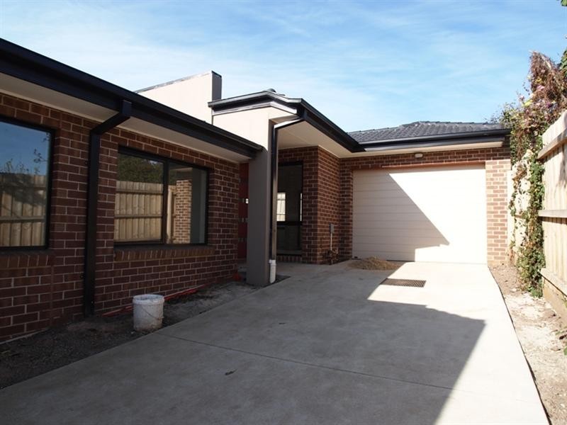 2-3/19 Alexander Avenue, Dandenong VIC 3175