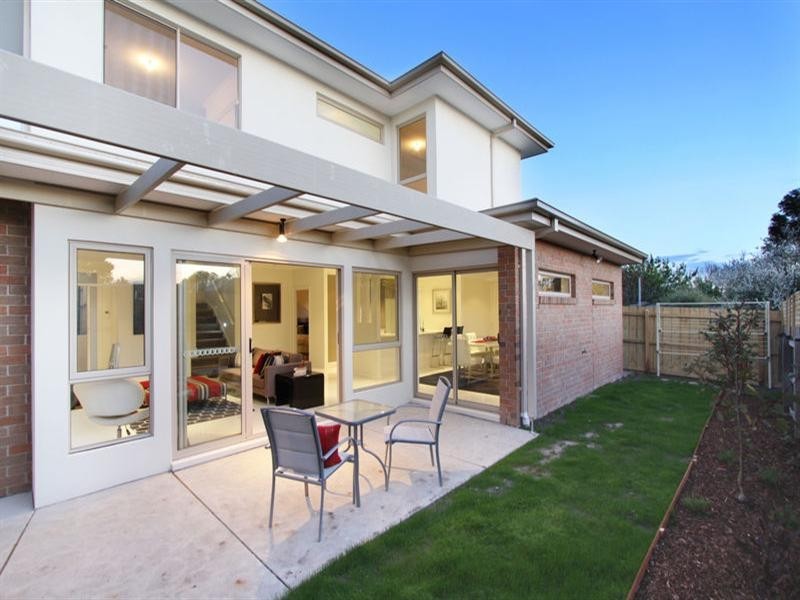 2/23 Alexander Avenue, Oakleigh East VIC 3166