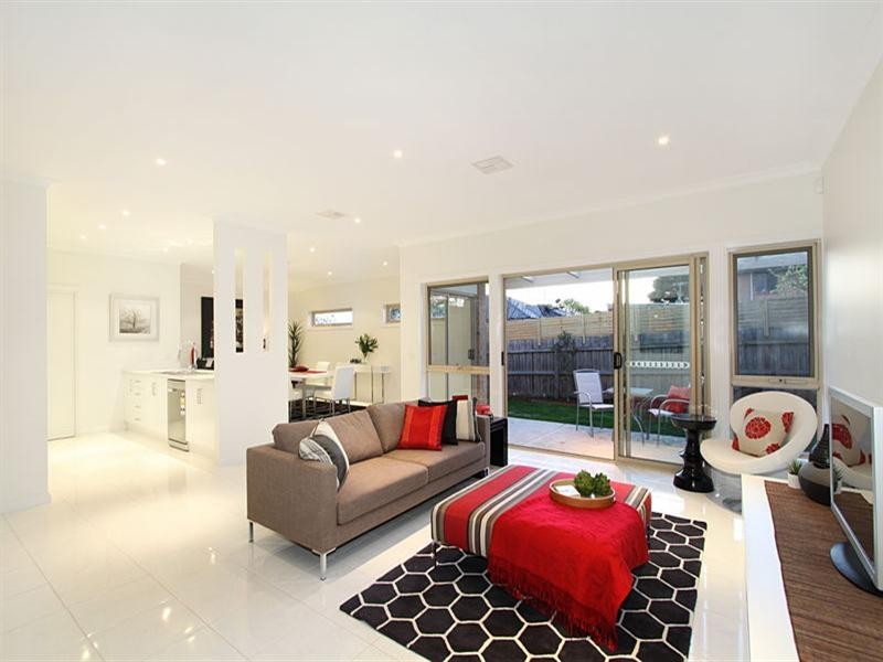 2/23 Alexander Avenue, Oakleigh East VIC 3166