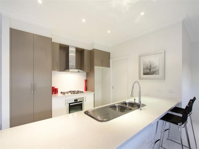 2/23 Alexander Avenue, Oakleigh East VIC 3166