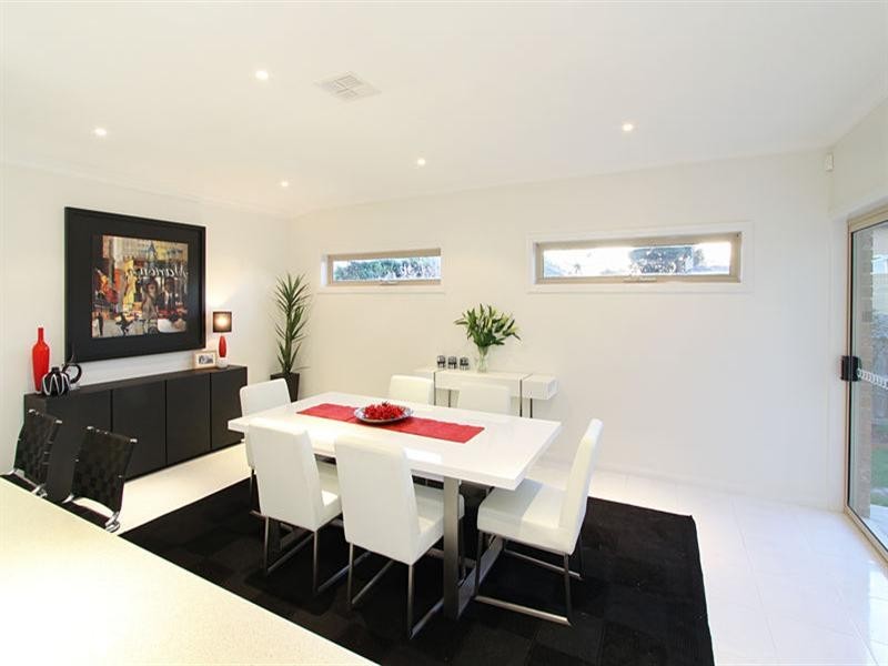 2/23 Alexander Avenue, Oakleigh East VIC 3166