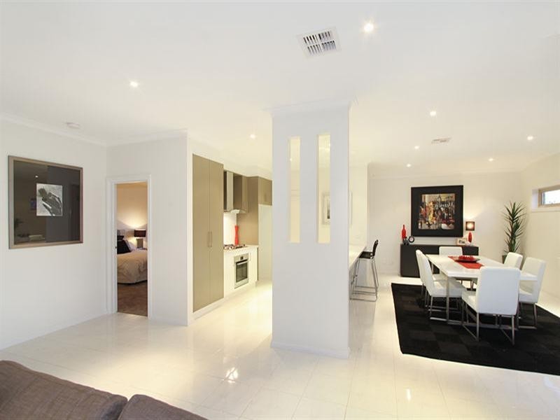 2/23 Alexander Avenue, Oakleigh East VIC 3166