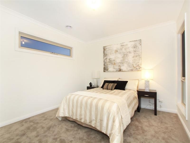 2/23 Alexander Avenue, Oakleigh East VIC 3166