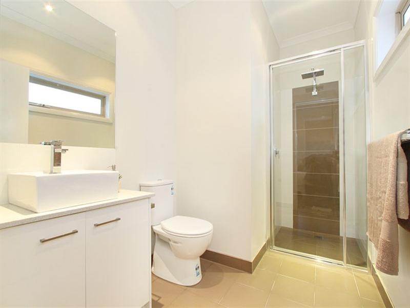 2/23 Alexander Avenue, Oakleigh East VIC 3166