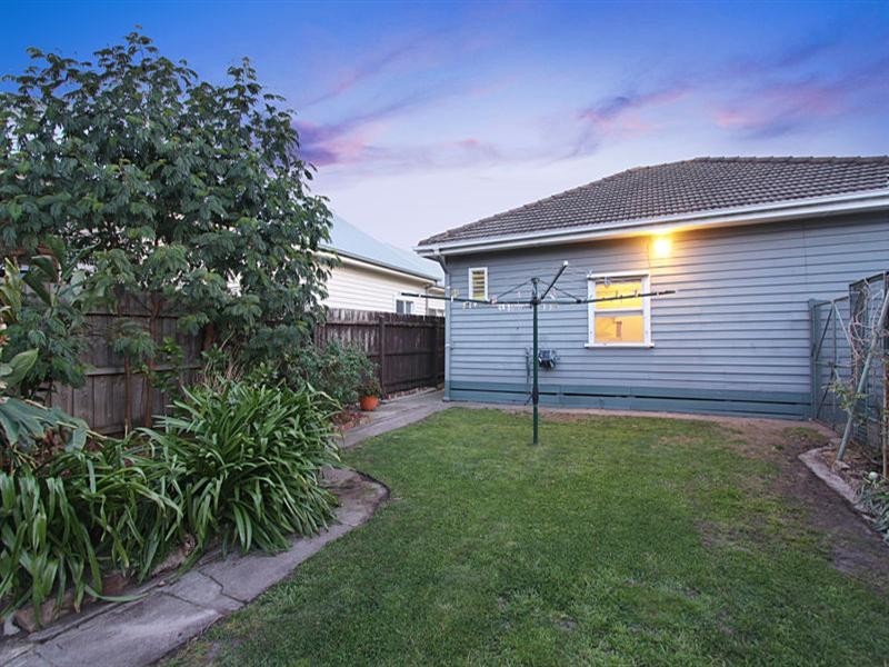 17 Callander Street, Hughesdale VIC 3166