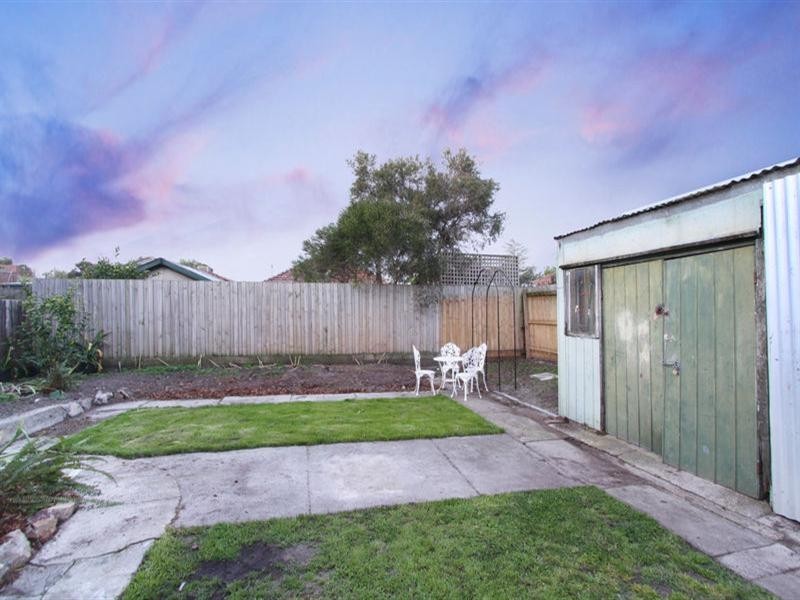 17 Callander Street, Hughesdale VIC 3166