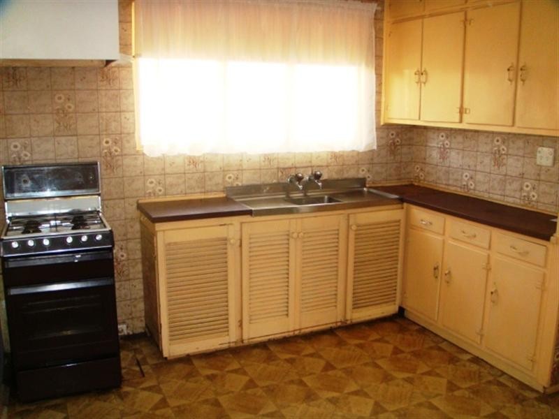 85 Power Avenue, Chadstone VIC 3148