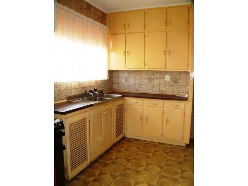 85 Power Avenue, Chadstone VIC 3148