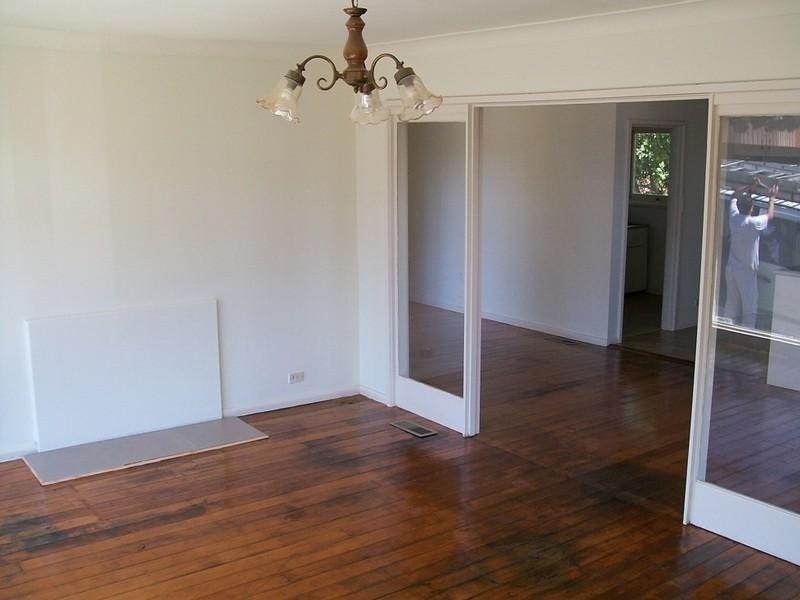 14 Ian Grove, Mount Waverley VIC 3149