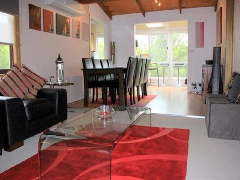 28B Oaklpark Drive, Chadstone VIC 3148
