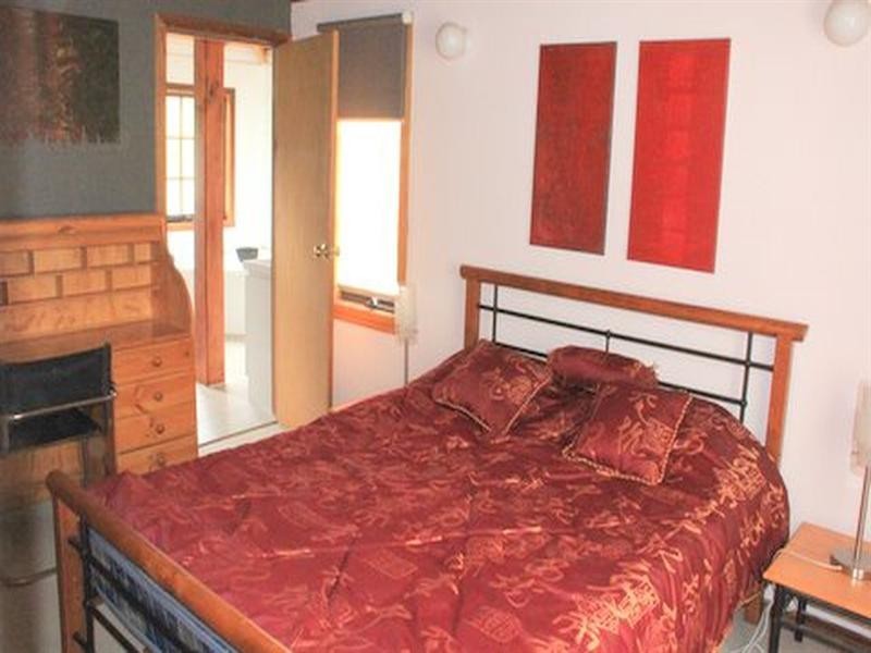 28B Oaklpark Drive, Chadstone VIC 3148