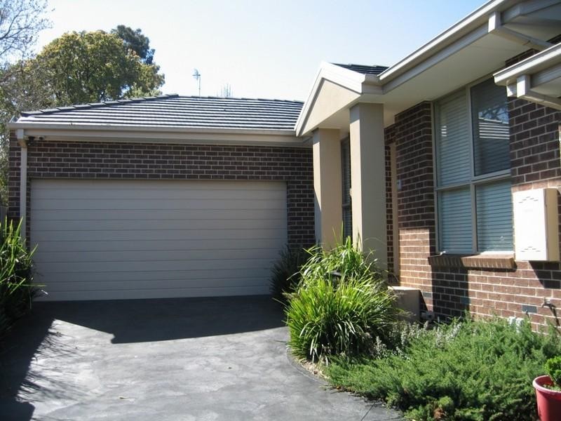 2/29 Simpson Drive, Mount Waverley VIC 3149