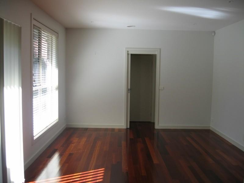 2/29 Simpson Drive, Mount Waverley VIC 3149