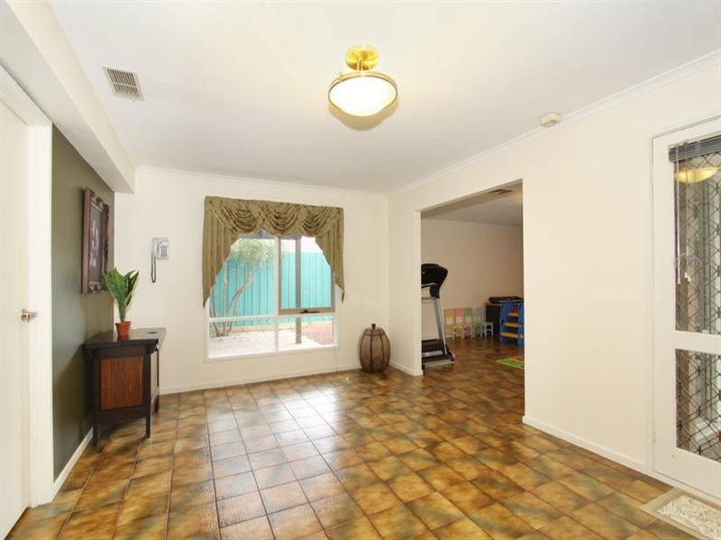 27 Bridgewater Way, Rowville VIC 3178