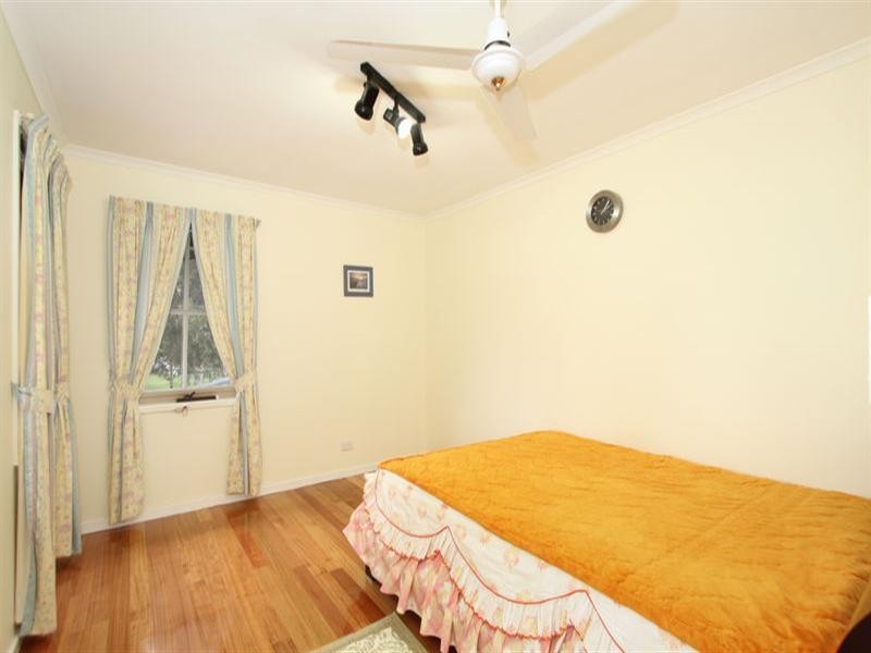 27 Bridgewater Way, Rowville VIC 3178