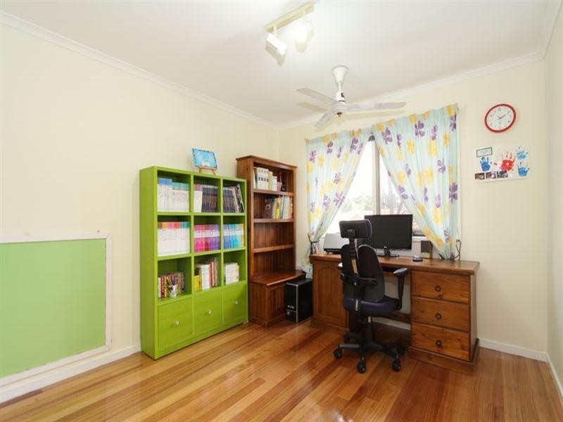 27 Bridgewater Way, Rowville VIC 3178